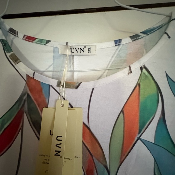 Elegant and stylish  
Colorful Leaf Print Women's Blouse
Perfect holiday season - Picture 6 of 7